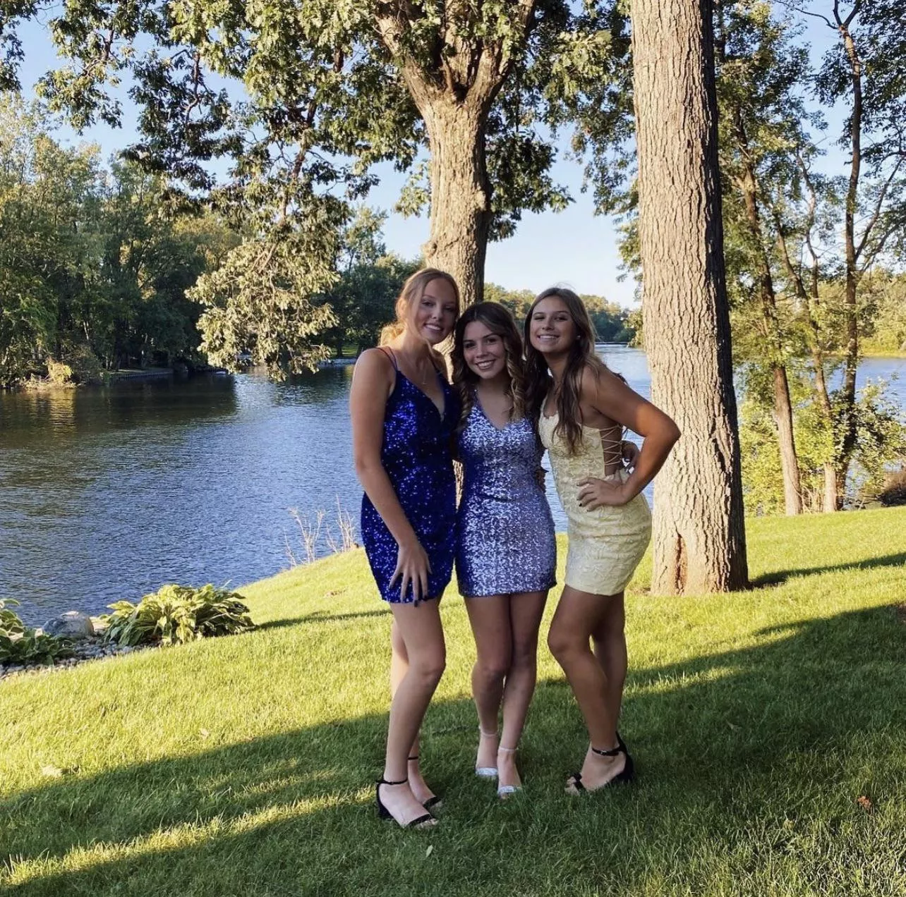 Dresses posted by BingB0ngBoi