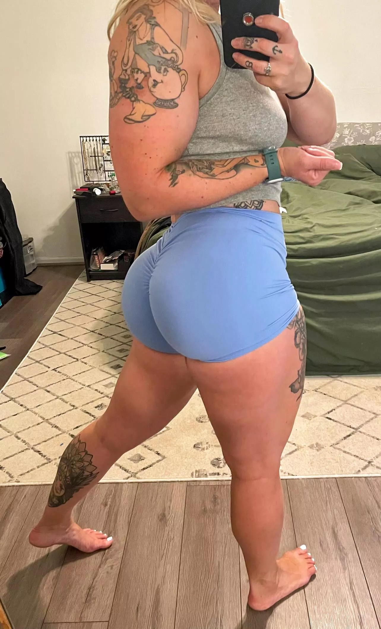 Her glutes are glutin’ posted by u174832