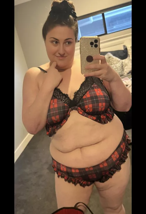 Hide your wood boys! 🪵😘 by MissPlusSize