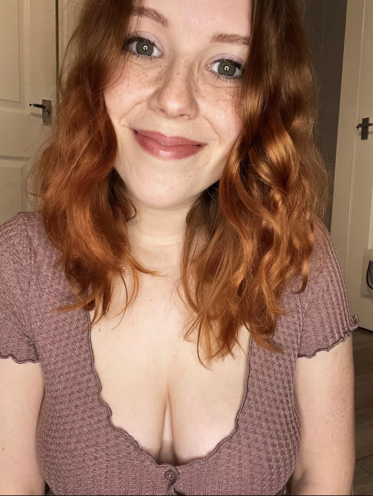 Hope you’ve had a good Monday! [F] 💕 posted by snildeep