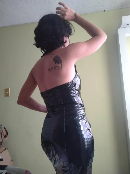 I need help with the dress by Marianiuxxx