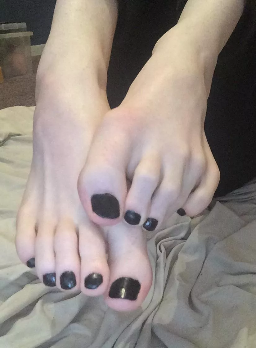 Pretty in black 🥰🖤 posted by MissPirait