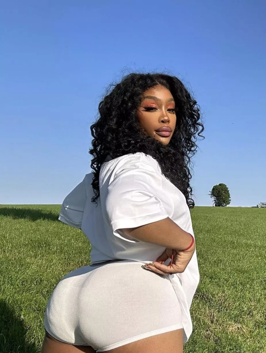 Sza posted by Simp4kacey