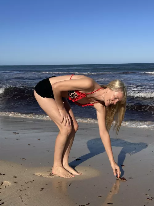 The beach is my happy place by S3xySarah