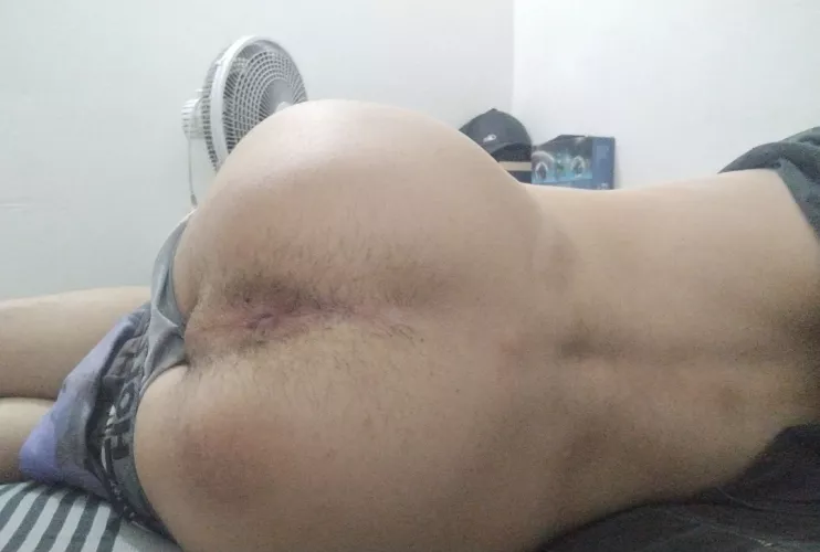 Young and virgin. Snap: eduardo_sou8036 by The_good_wendy