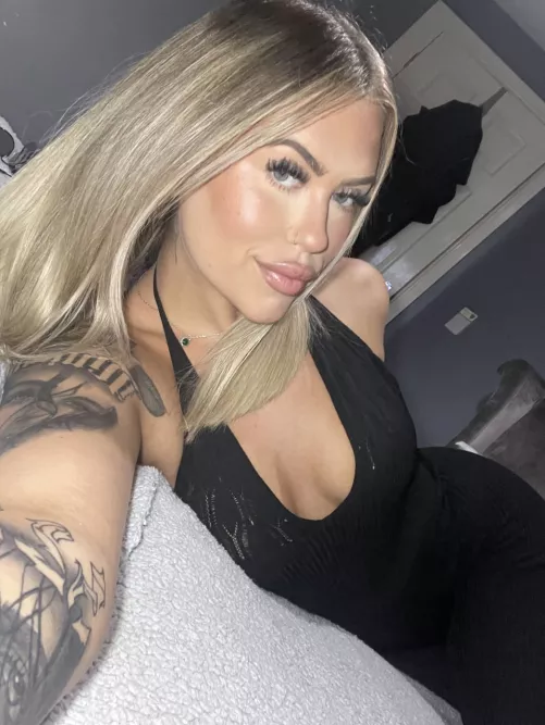 Can I help you have a good day? by naughtysweets