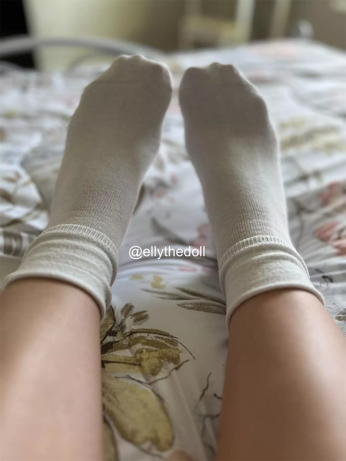 Can you warm up my feet for me? ❤️ posted by ellythedoll