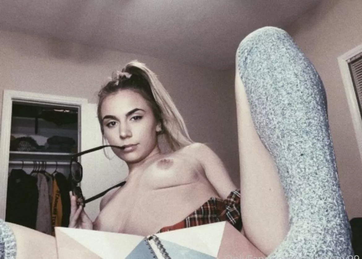 Could we fuck in this outfit ? posted by SnapchatslutUK