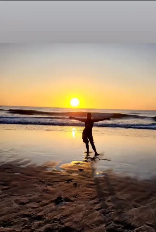 Enjoying the sunrise by siasweet