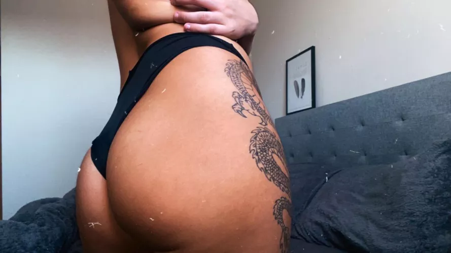 I think the dragon tattoo makes it better.... by AfectionateSlip