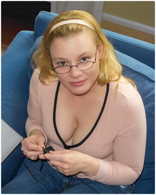 I'm just sitting here, minding my own business and... click! by JennsWetDreams