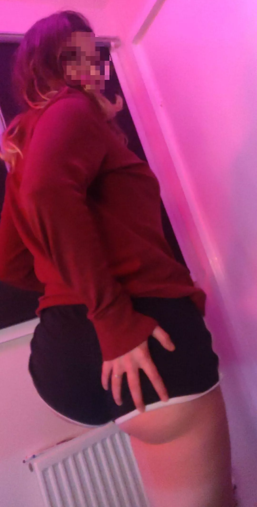 My hands are too small to get a good grip ;-; posted by femmefetalis