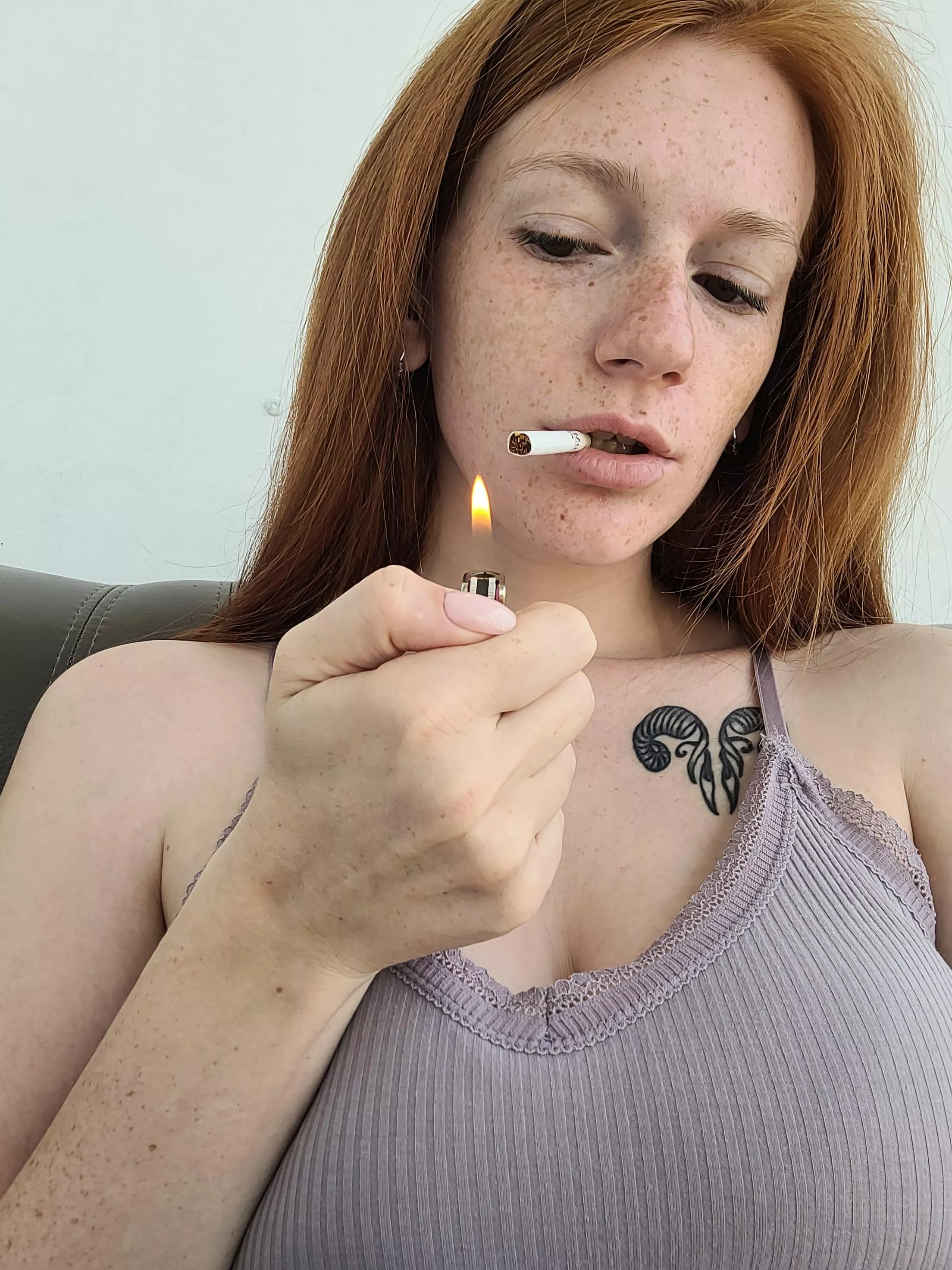 Time to smoke 🚬 posted by Alice_ginger