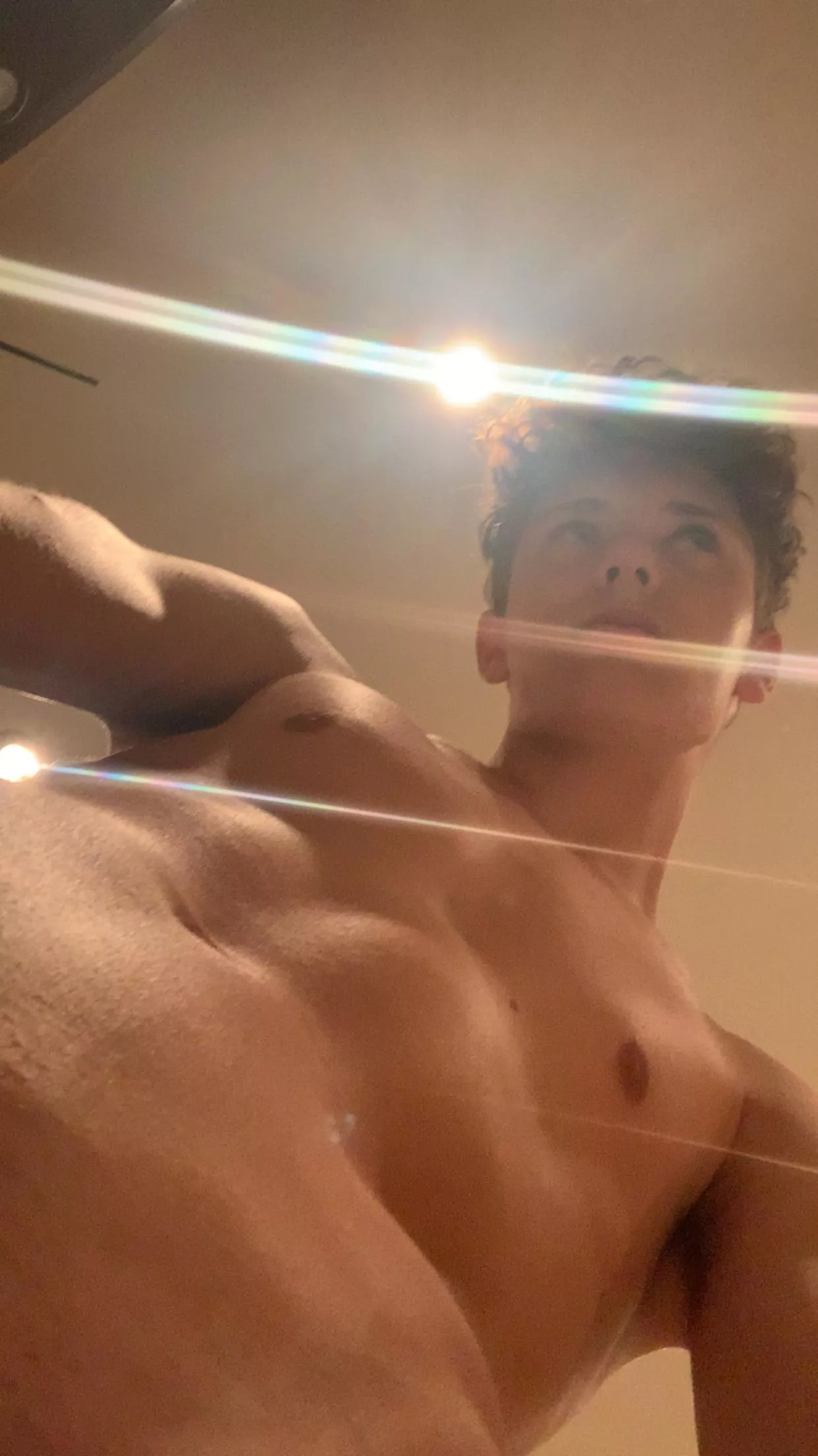 Daam I almost don’t look like a twink anymore posted by VeterinarianFew2205