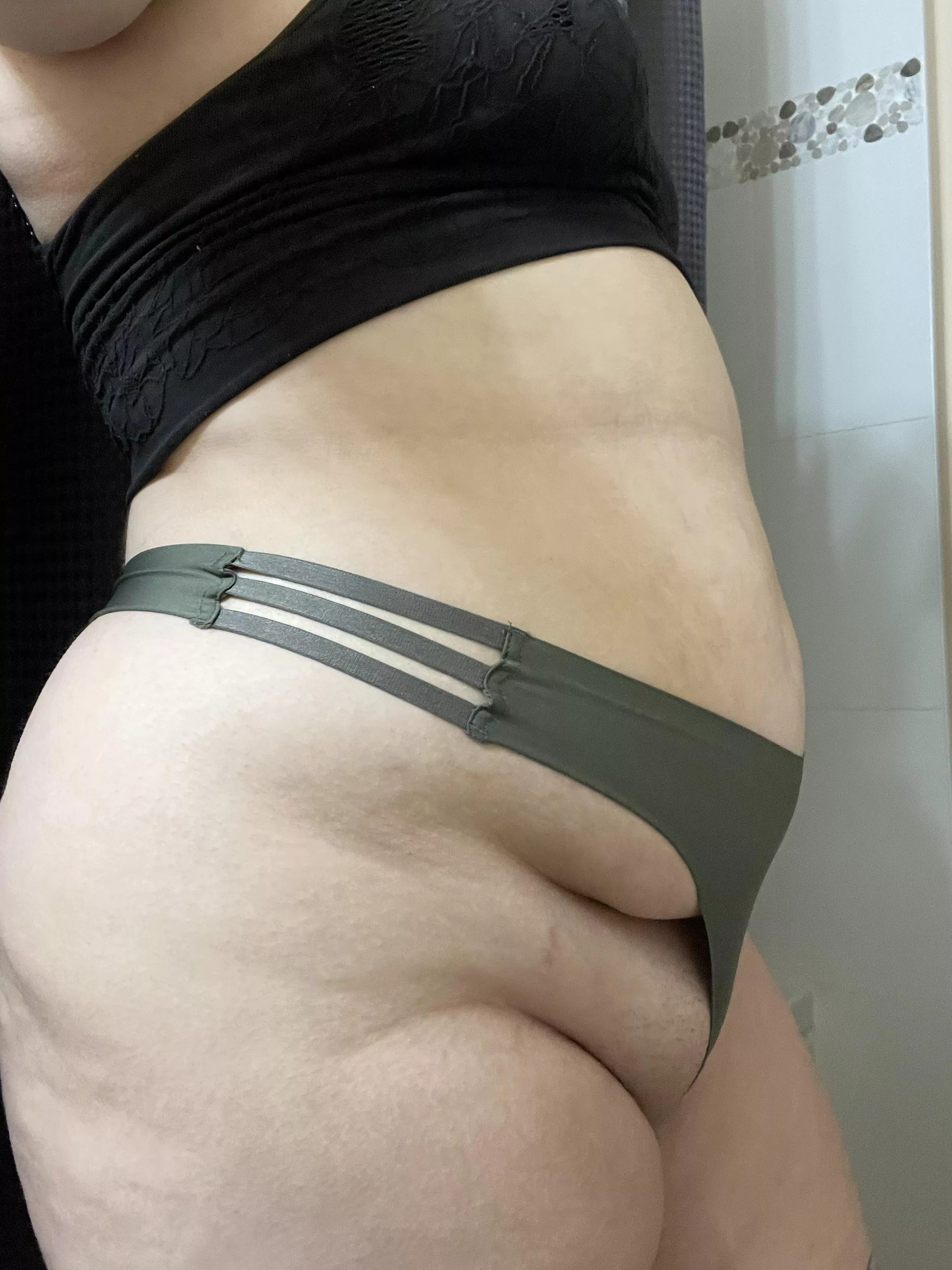 Fat tummy and pussy posted by naughtycanadaa