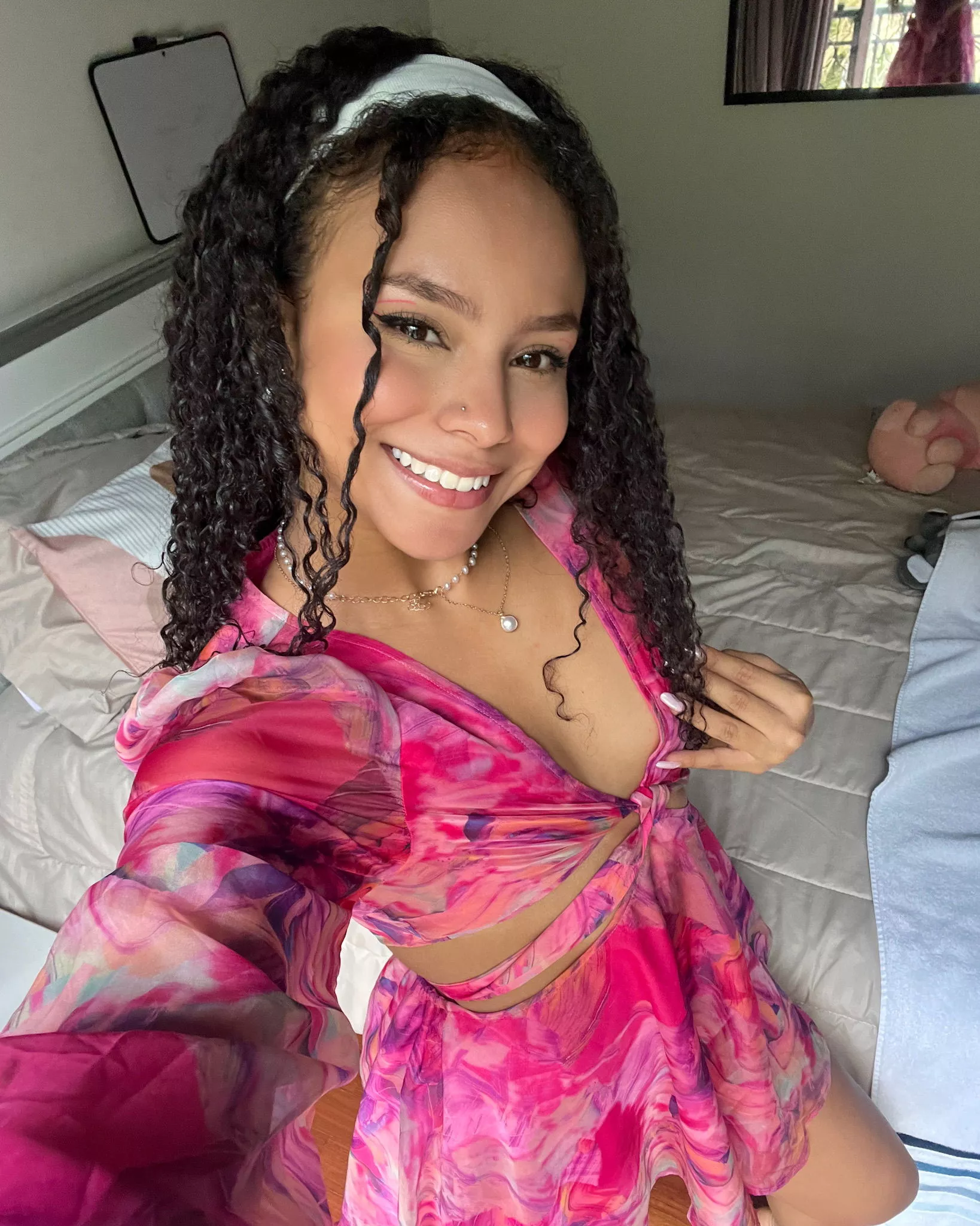 Feeling cute today [f18] posted by ILoveSmilinggBack