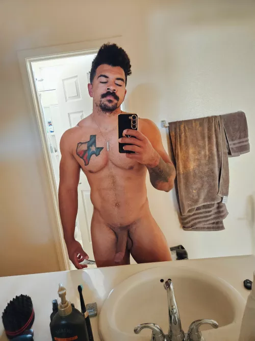 Messy hair but that's not the focus by damien_xxx