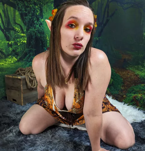 Who hasn't wanted to be an Autumn Elf? A quick cosplay I put together for the DnD elf subclass Eladrin by throwmeonthetabletop