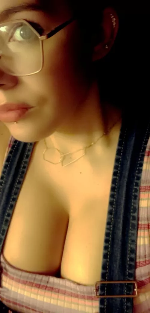 Boobs, glasses and Baldur's Gate. The three most quintessential things to save in the event of mass societal collapse. by PIisLOVE314