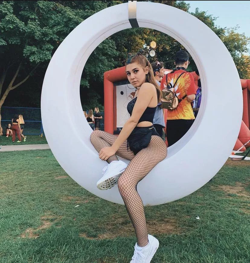 Do you think a redhead teenager like me can satisfy you? posted by Helenmkj