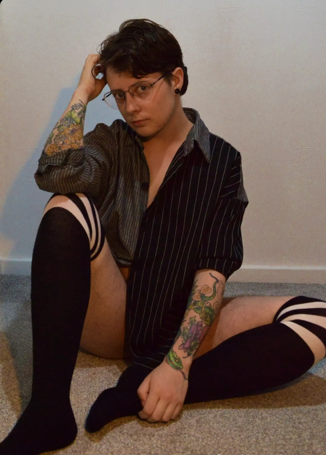 Do you think my tattoos look pretty here? posted by xusanse