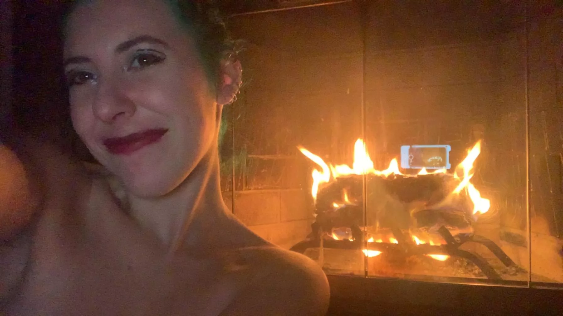Fireside smile posted by sirenskiss3