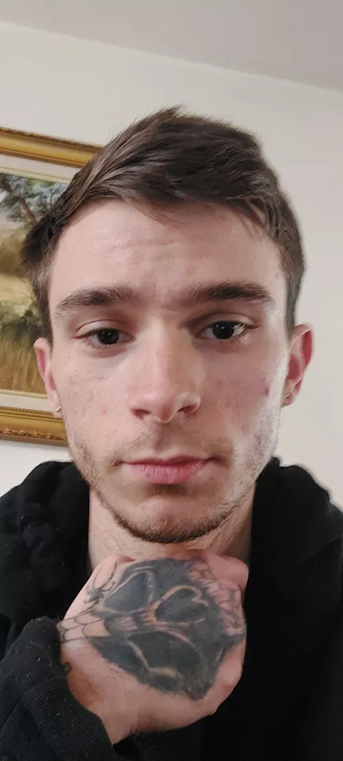 Hey there by Acrobatic-Bake2084