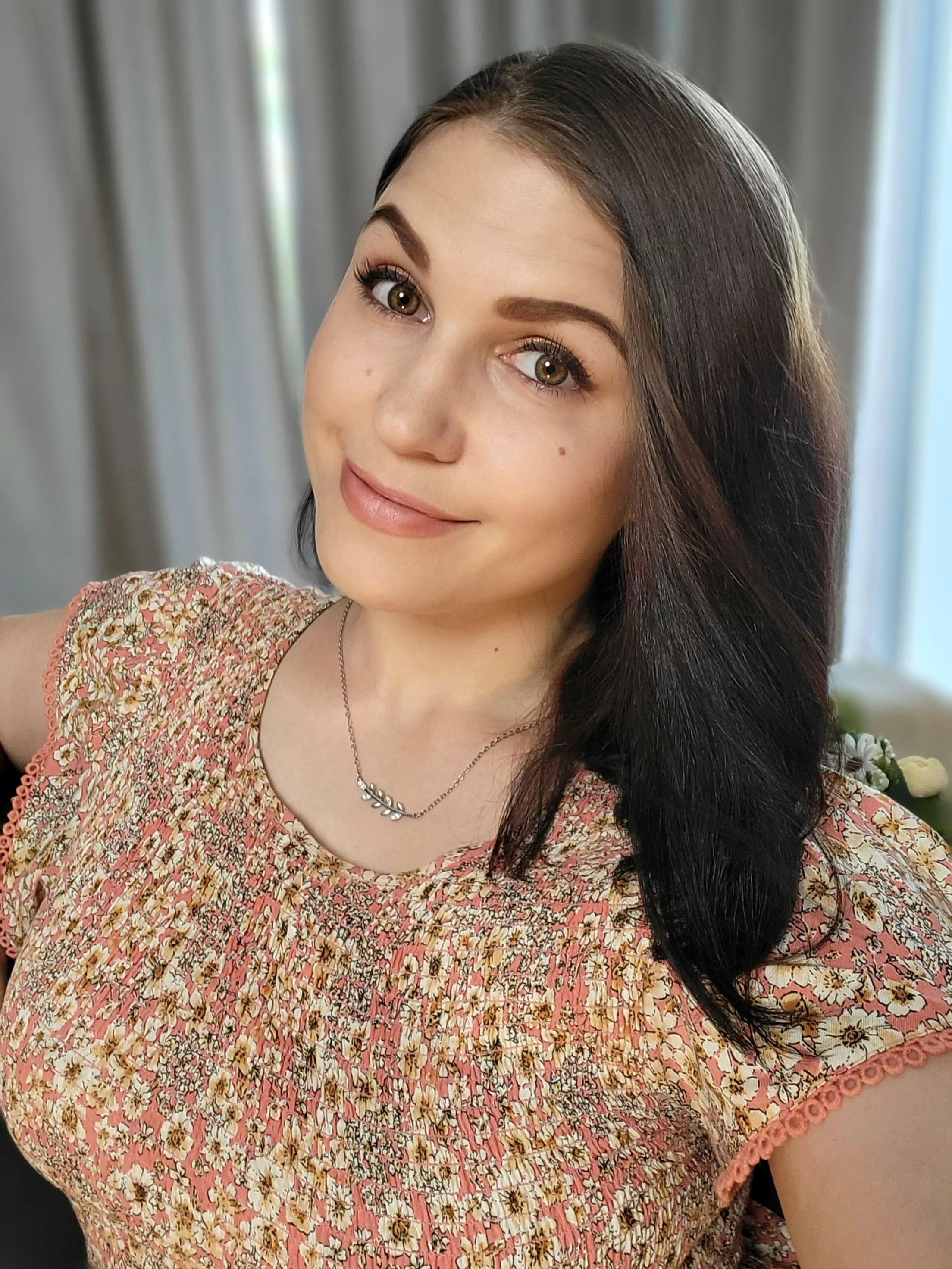 Heyy feeling frisky today 😛 @chaturbate [Tiny_hat] posted by Tiny_hat_