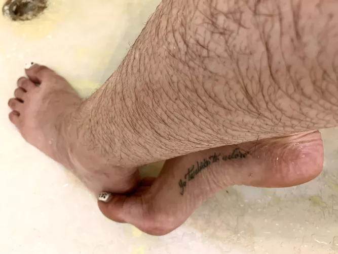 How about some leg [h]air? by Rastagoldilox