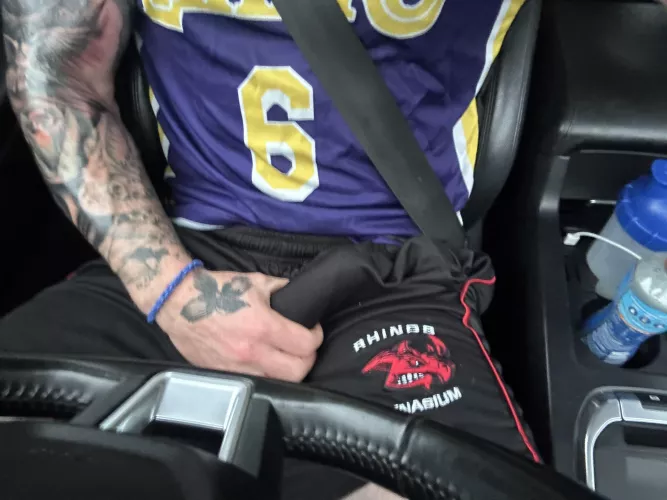 How’s my bulge? by GingerMuscleMan