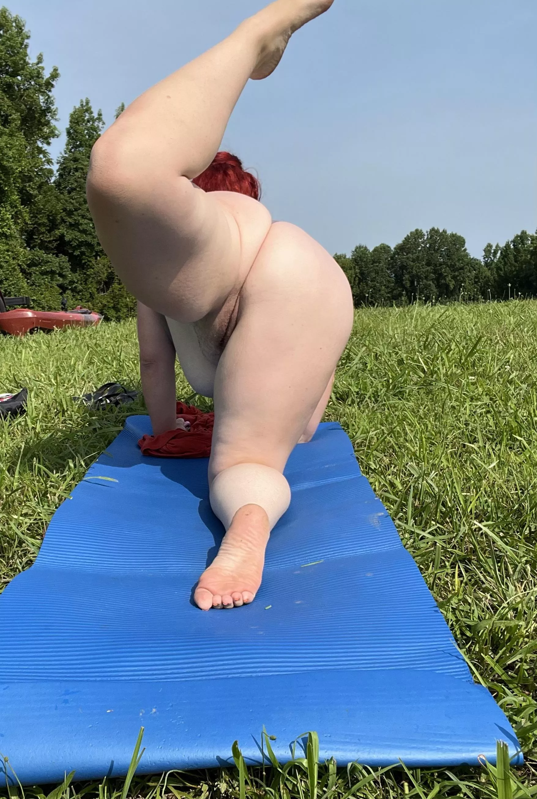 I think I need a spotter 👀 posted by MommaMaryJan