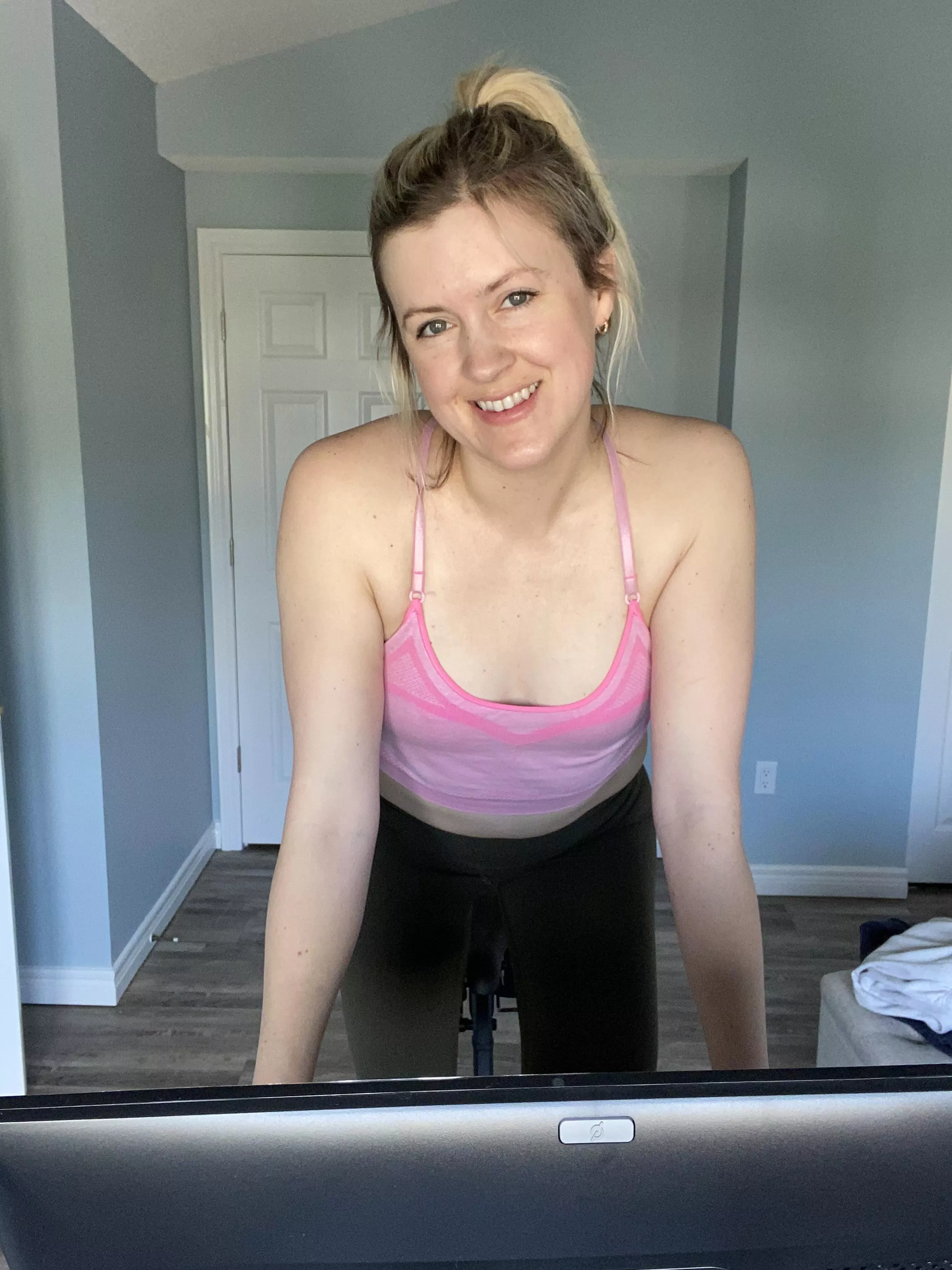 It’s fun to get sweaty in the morning [f] posted by Liz_XO_