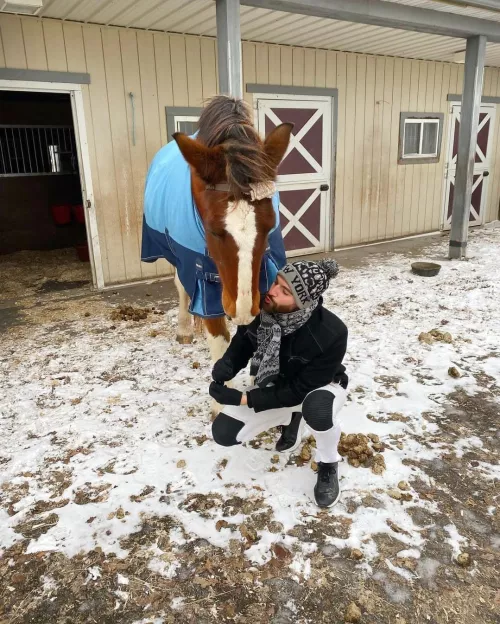 M43 looking for a sugar baby 20-35 M43 looking for a sugar baby 20-35 to spoil with money and care. Text me if you're interested by Izeeq