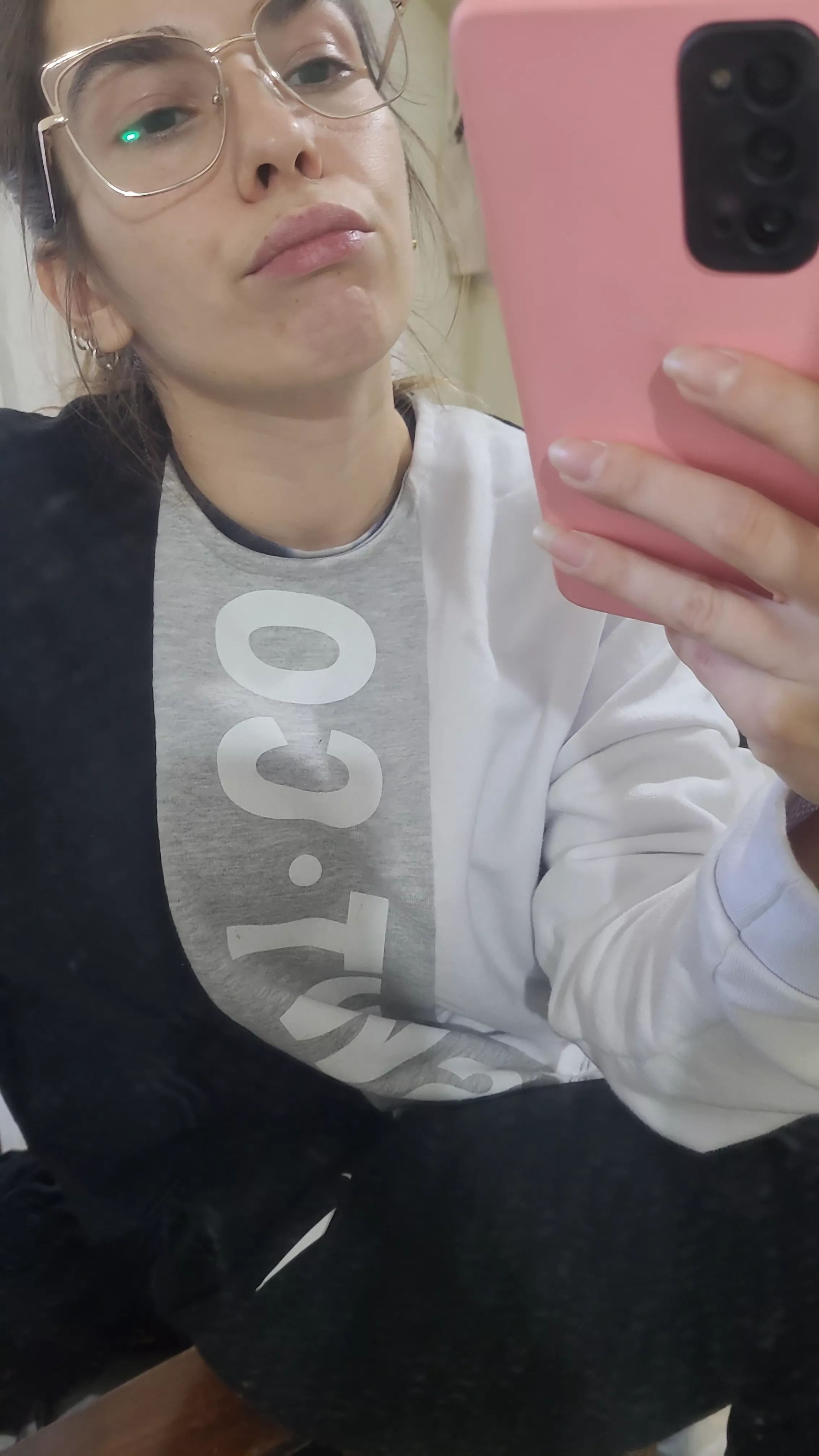 Pic a little nerdy before starting to study posted by siasweet