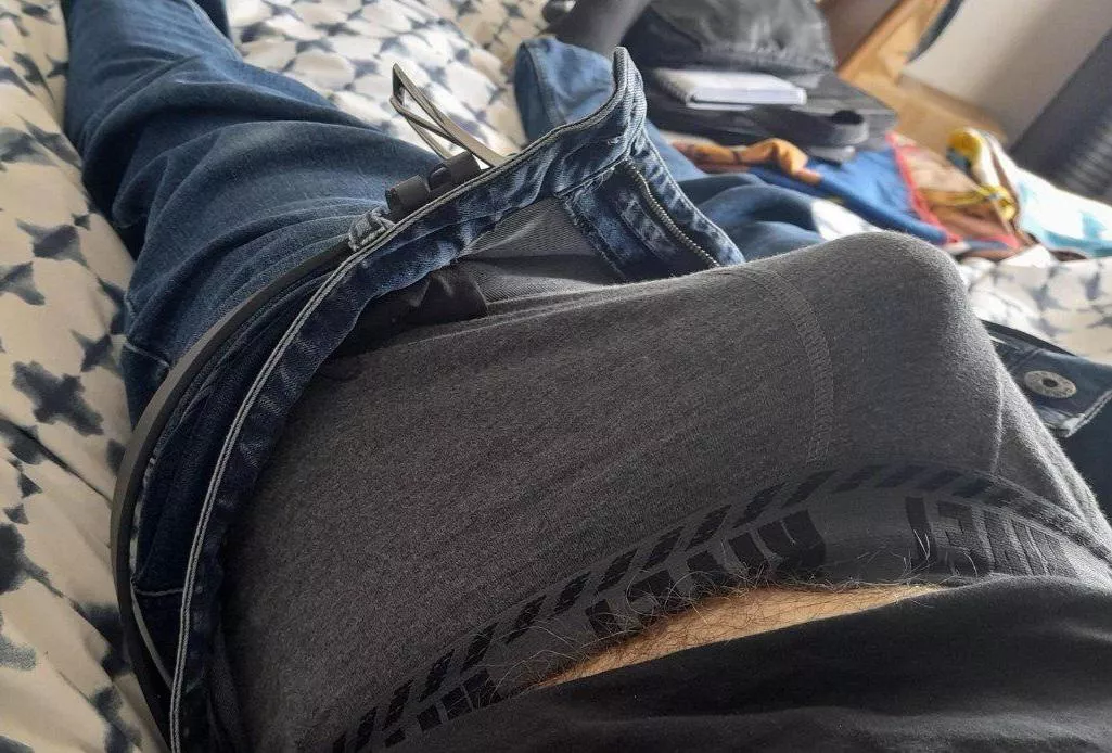 (43) something on my mind..... posted by flimsymask