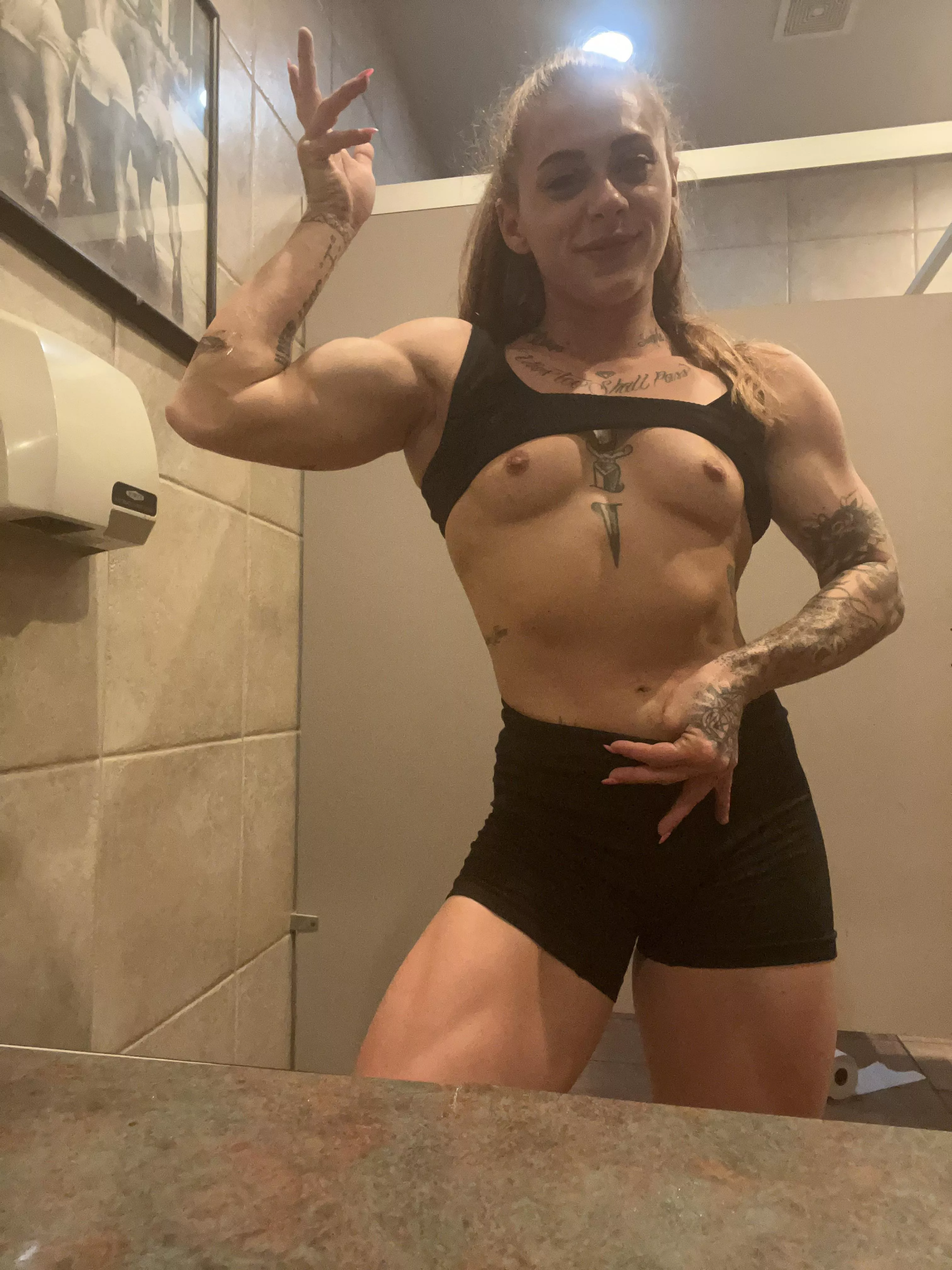 Bathroom flex posted by mila_armani_1