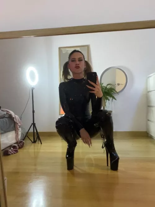 Brat in latex by Ana-Katana