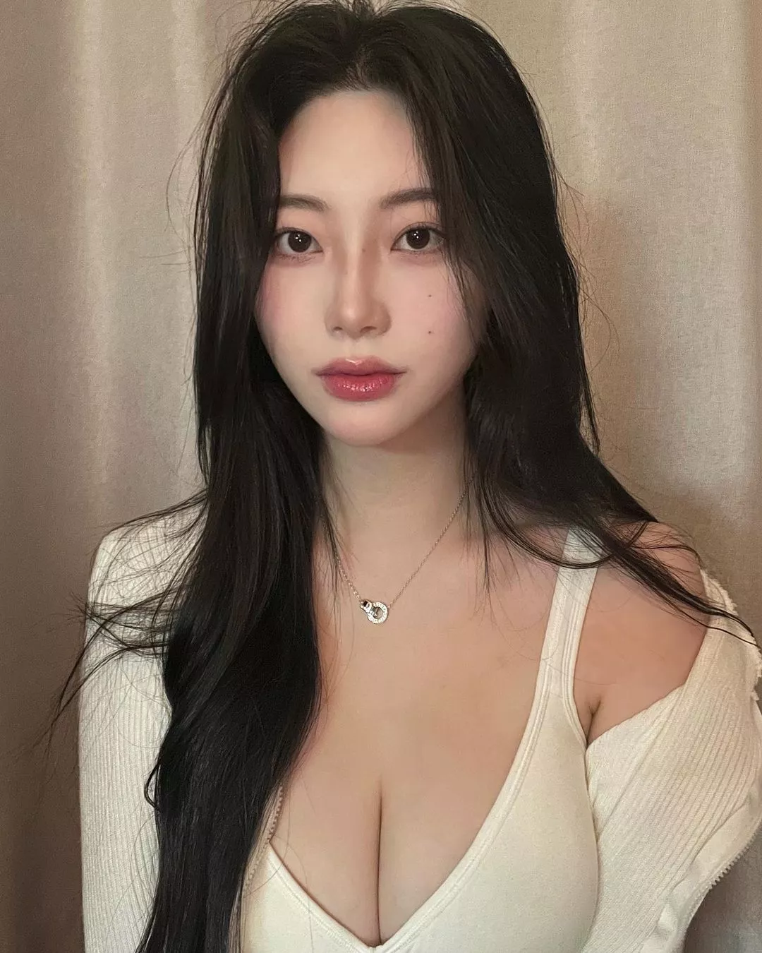 Busty korean cleavage posted by Majestic_Painter8660