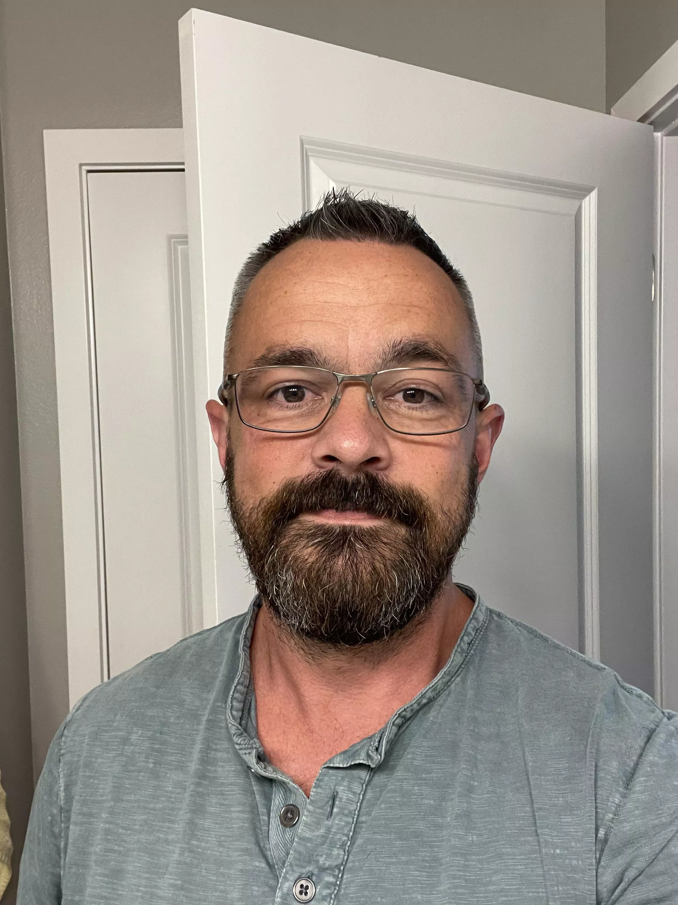 Daddy got a fresh haircut! posted by iowacowboy77