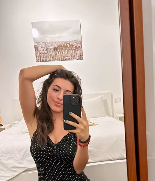 Do you mind coming closer? by inyourcaptivity