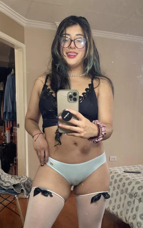 Fat lips poking out :3 by evans-twins