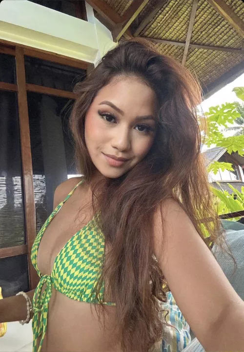 Green Bikini by throwaway_972999