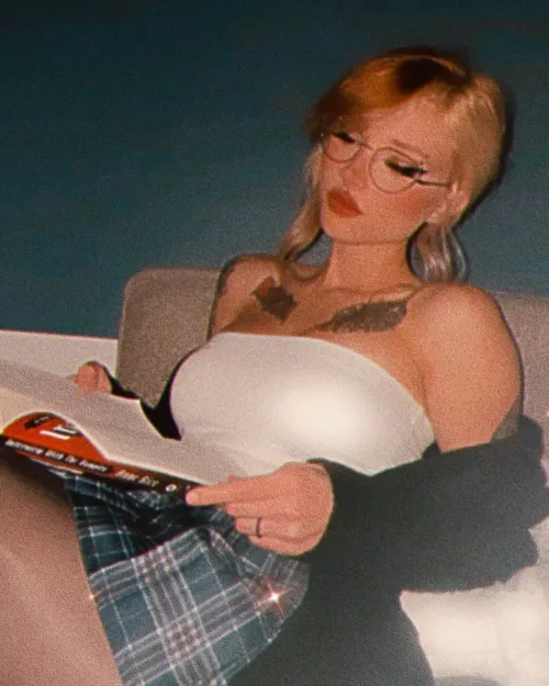 I love reading [F] by lunavitae666