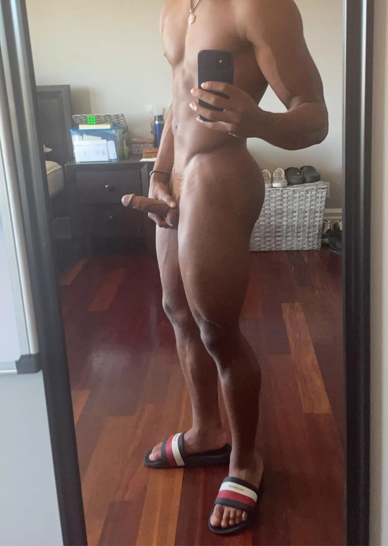 I want a sugar daddy so baddd🧎🏽‍♂️😩 posted by Kenji_xoxo