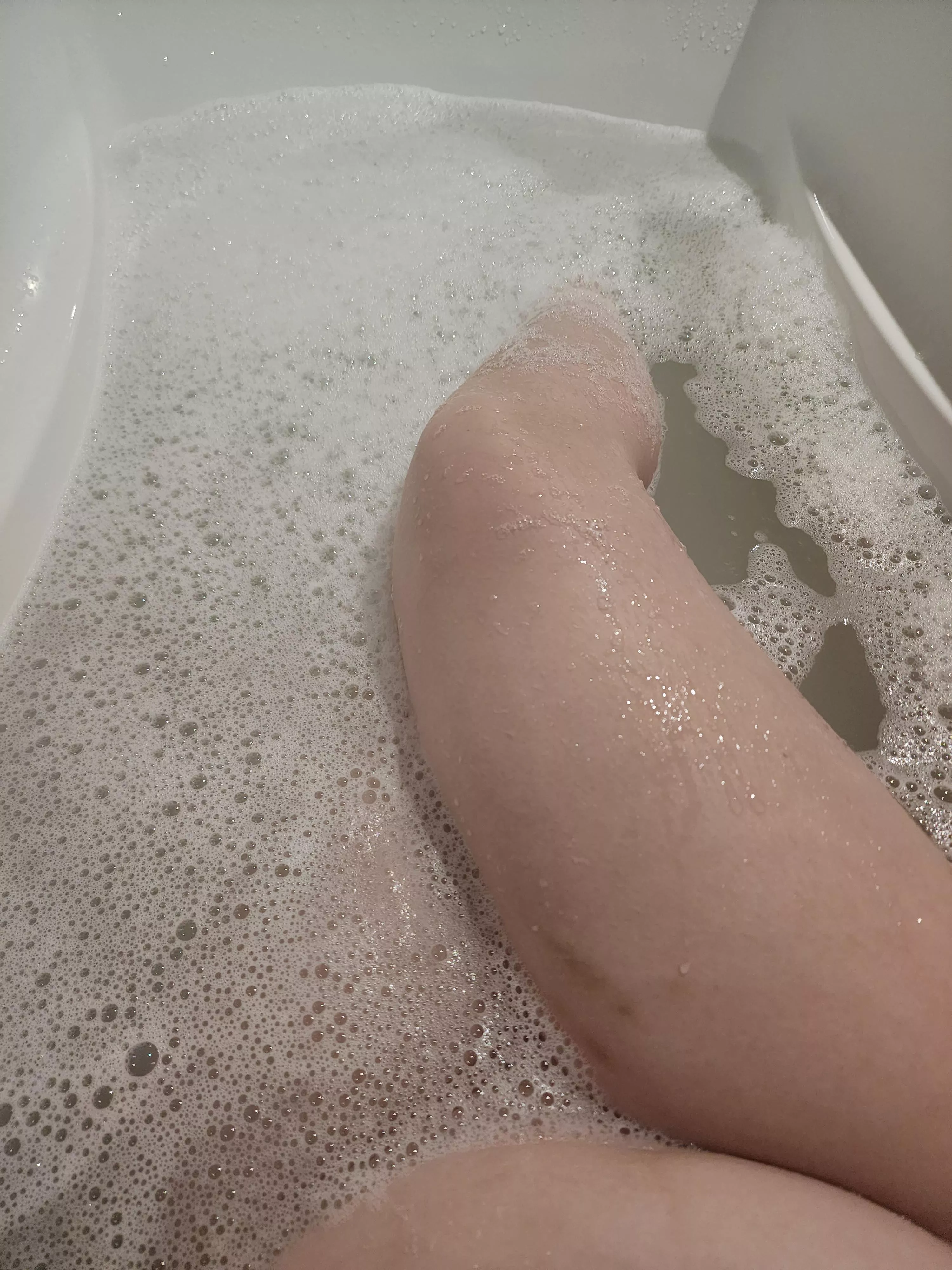 I wet myself in the bath and had to add bubbles to cover the colour of the water up posted by Xch0ccyX