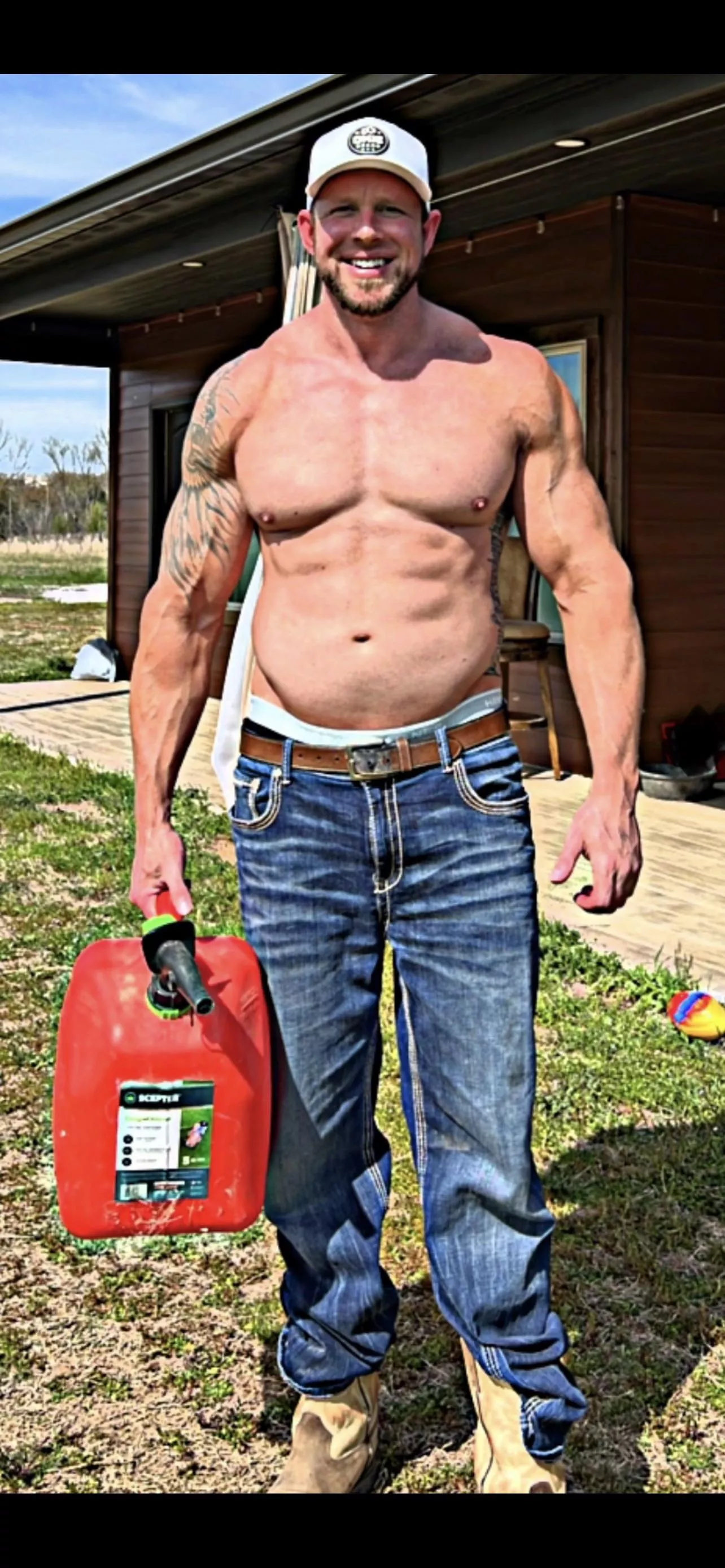 Let me gas you up, who needs a refill [35] posted by Big_Muscles_N_More