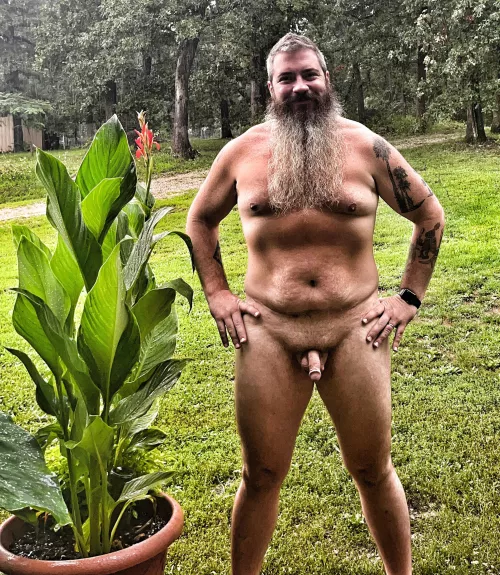 Look how big my Indian Shot is getting! by ThaGuvnor