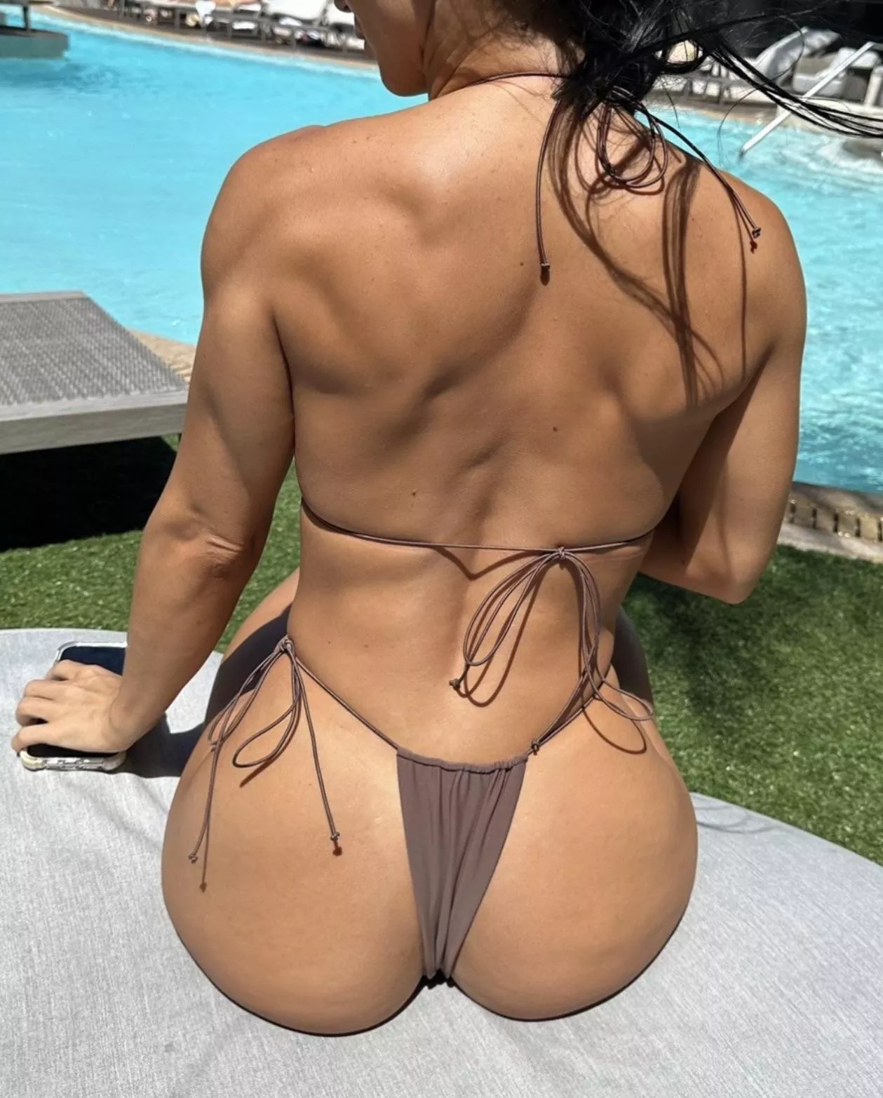 Making all the men at the pool think twice about their wives ☺️ posted by Miss-Fitty