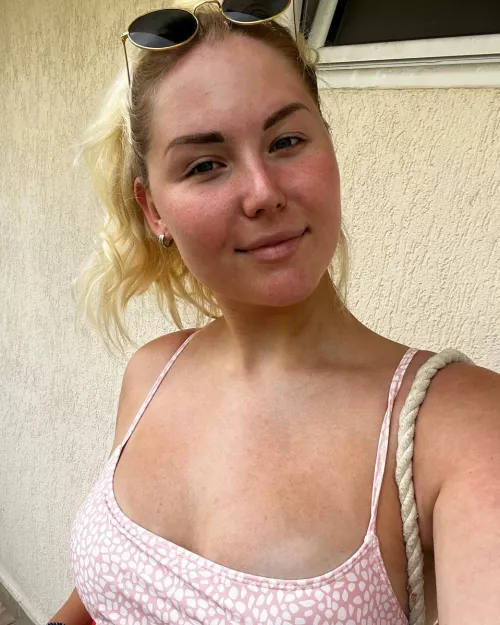 Selfie of a Sexy Blonde going to the Beach :) by TubbyCynicism