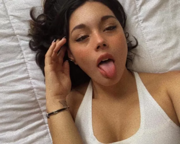 What's on your mind tonight? 😝 by Narrow-Pop9482